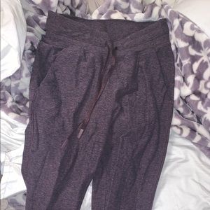 High Waisted Lululemon joggers size 4